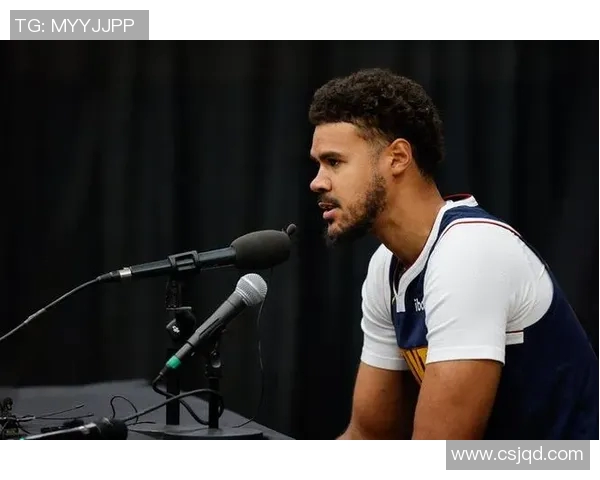 卡梅隆·约翰逊三分命中率低迷，约基奇喂球创造优质投篮机会助其手感回暖